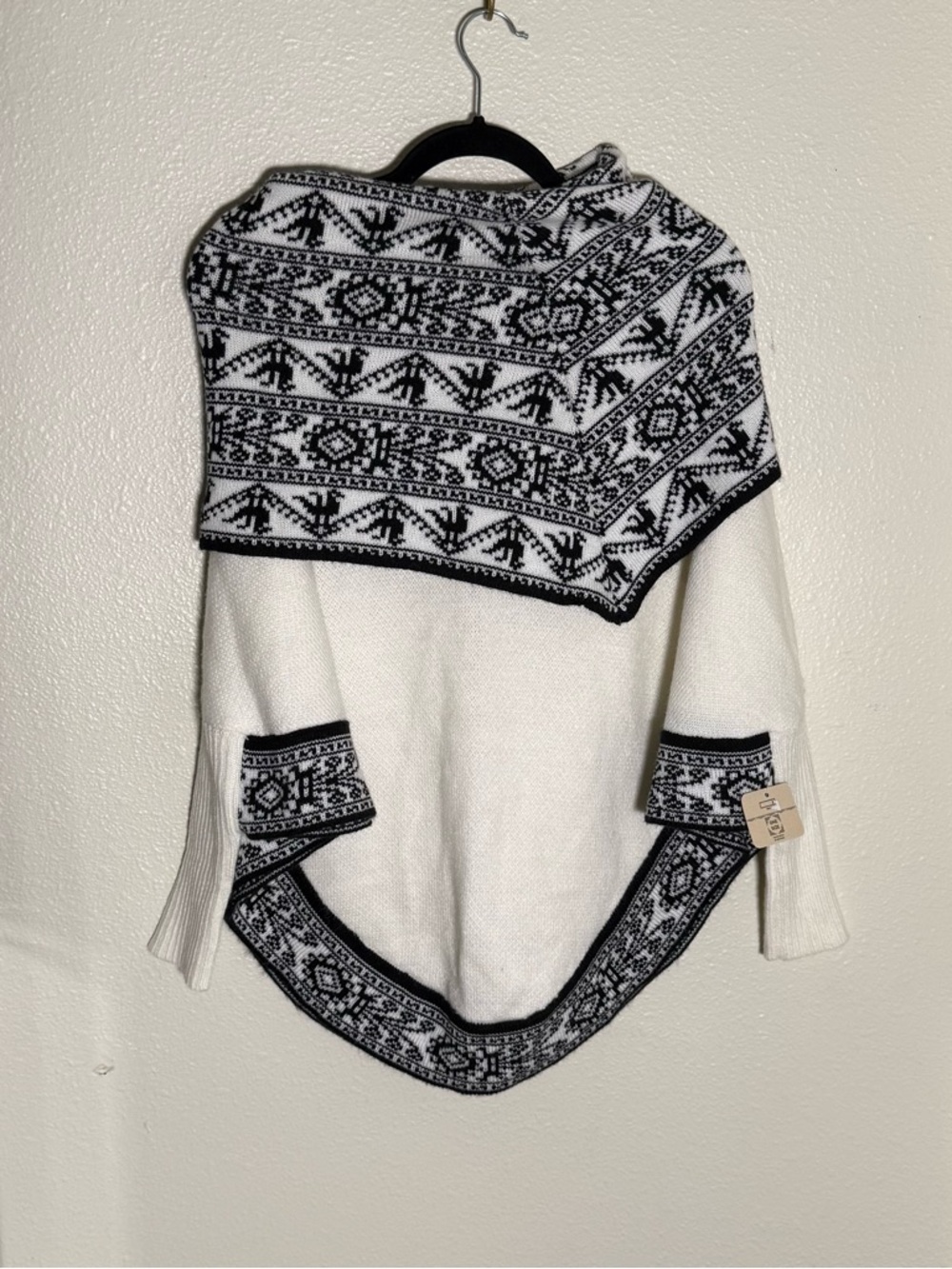 JB Crafts Peruvian Artisan Alpaca Blend Poncho Sweater NWT